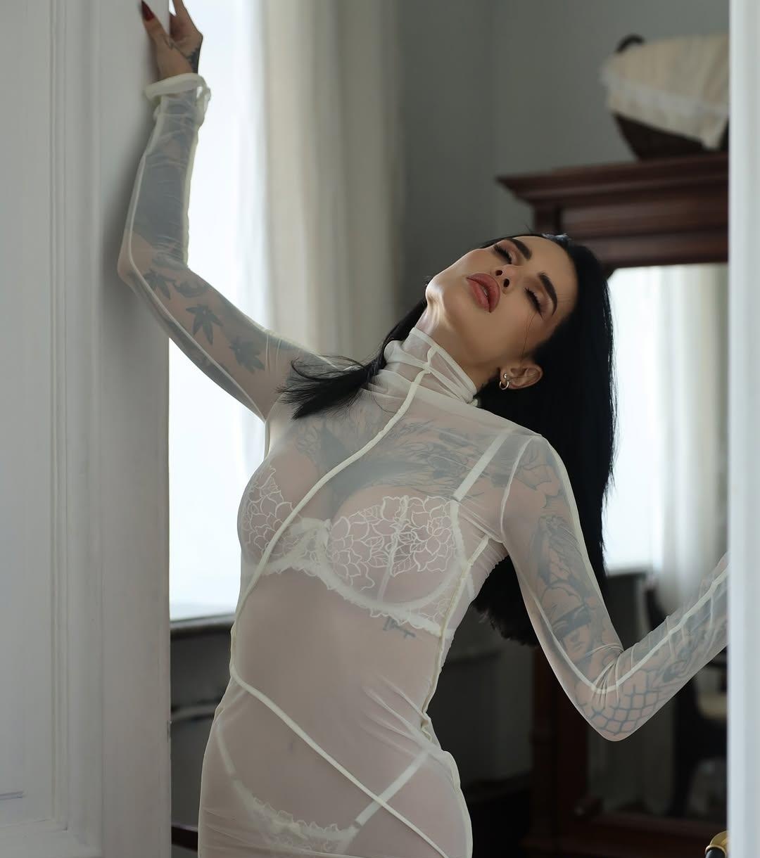 Ева привлекательная девушка из Глазова цена от 10000 руб